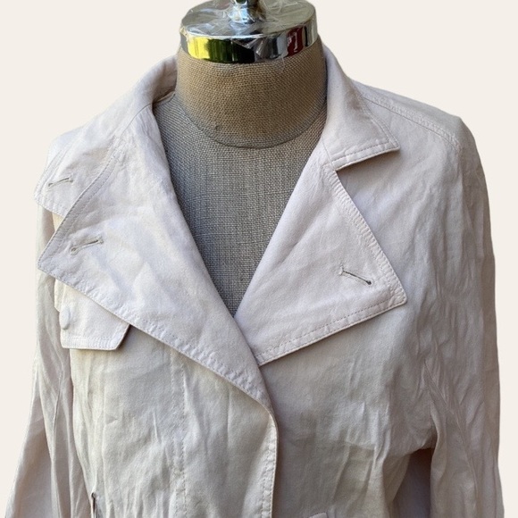 Vince linen blended gorgeous blazer/jacket with great pockets. Beautiful. - Picture 4 of 15